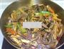 爆炒茶树菇的做法图解8