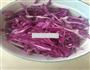 凉拌紫甘蓝的做法图解2