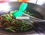 三鲜豆角焖面的做法图解9