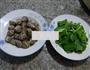 韭菜炒花螺的做法图解1