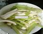 西芹拌墨鱼的做法图解6