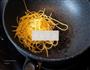 迷迭香蒜培根蛋面的做法图解6