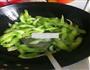 西芹炒肉片的做法图解7