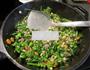 牛肉末青豆雪里蕻的做法图解7