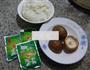 萝卜干香菇炒饭的做法图解1