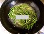 腊肠炒芦笋的做法图解4