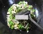 雪菜蚕豆炒雷笋的做法图解11