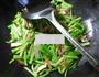 腊肉香干炒芹菜的做法图解4