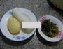 雪菜土豆煮年糕的做法图解1