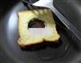 吐司煎鸡蛋的做法图解3