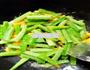 咸蛋黄炒苦瓜的做法图解8