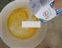 牛奶炖蛋的做法图解2