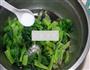 凉拌腰果菠菜的做法图解9