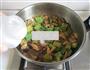豉椒苦瓜炒鸡肉的做法图解8