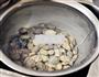 香菇豆豉炒花蛤的做法图解1