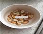 银耳莲子羹的做法图解3