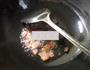腊肉蚕豆炒娃娃菜的做法图解3