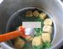 茼蒿油豆腐龙骨汤的做法步骤9