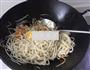 豌豆肉末炒面的做法图解11