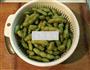 凉拌毛豆的做法图解1