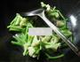 咸肉空心菜梗炒花菜的做法图解7