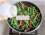 茶树菇炒豆角的做法图解8