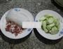 咸肉丝瓜煮粉丝的做法图解1