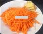 胡萝卜炒虾的做法图解1
