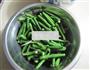 蒜泥豆角的做法图解1