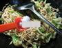 尖椒猪肉花菜炒面的做法图解7