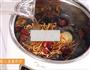 虫草花乌鸡汤的做法图解2