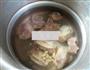 圆白菜牛排骨汤的做法图解3