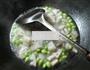 毛豆煮莲藕的做法图解4