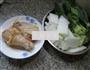 青菜冬瓜鸡腿汤的做法图解1