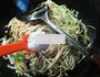 黑木耳猪肉韭菜芽炒面的做法图解6