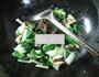 小白菜炒淡菜的做法图解7