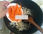 包菜炒粉丝的做法图解8