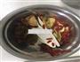 花胶排骨猴头菇汤的做法图解3