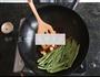家常干煸长豆角的做法图解5