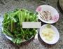 蒜香肉丝炒菠菜的做法图解1