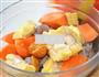 胡萝卜玉米排骨汤的做法图解10