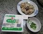 豆腐煮鸡翅根的做法图解1
