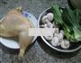 青菜蘑菇鸡腿汤的做法图解1