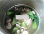 青菜蘑菇鸡腿汤的做法图解8