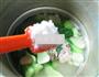 白芸豆青菜龙骨汤的做法图解7