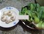 蘑菇炒手捏菜的做法图解1