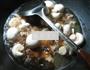 小鸡炖蘑菇的做法图解9