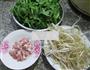 肉丝蒿菜炒绿豆芽的做法图解1