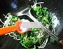 肉丝蒿菜炒绿豆芽的做法图解6