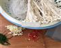 蒜蓉粉丝金针菇的做法图解2